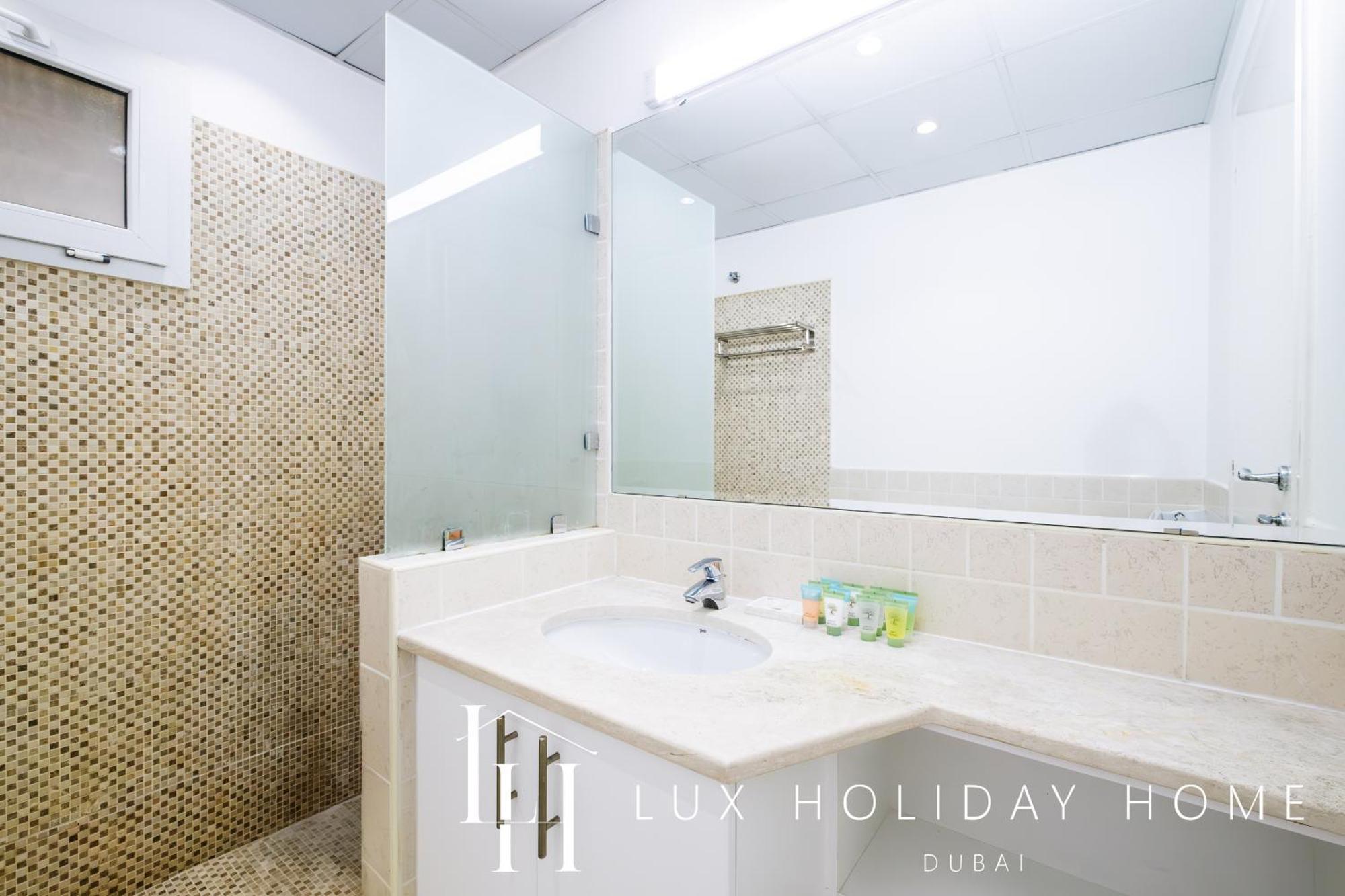 Lux The Meadows 5 Bed Вілла *