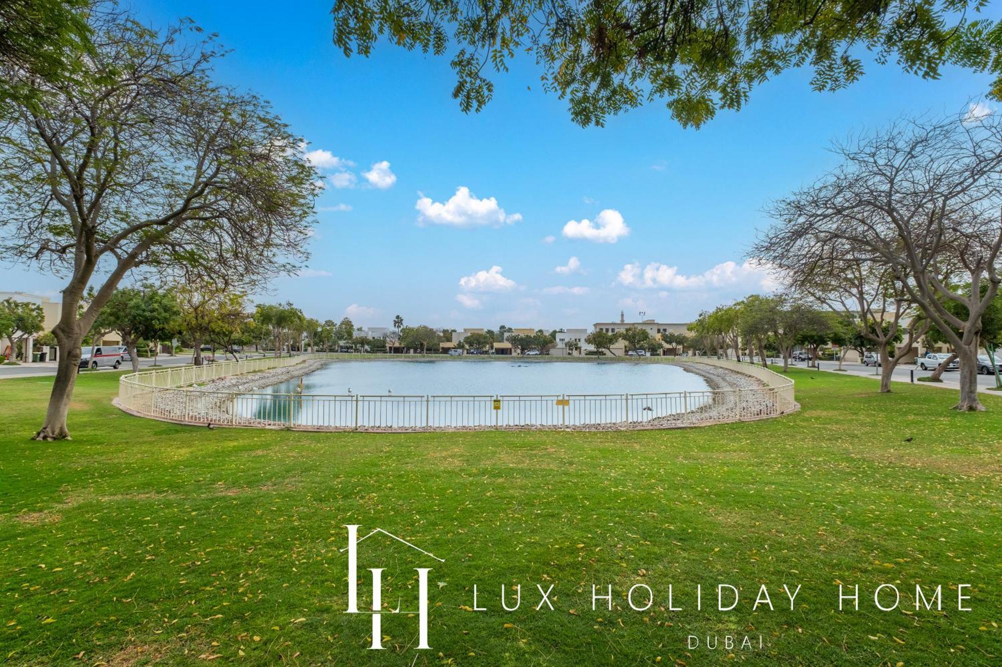 Вілла Lux The Meadows 5 Bed Дубай
